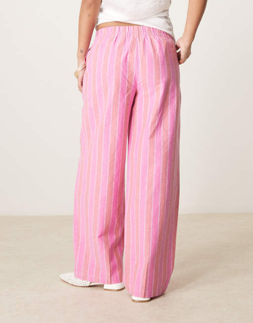 Pantalones rosas a rayas sin cierres de tejido efecto lino de ASOS DESIGN Petite, 3 de 5