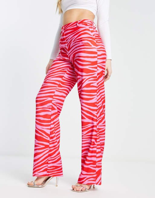 Pantalones rosas de sastre y talle alto con estampado de cebra de NA-KD x Janka Polliana (parte de un conjunto) 