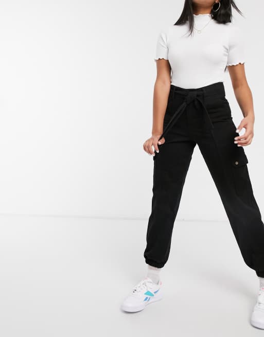 Pantalones utilitarios en negro de Urban Bliss, 4 de 4