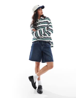 Pantalones vaqueros cortos azul añil lavado de talle bajo y corte alargado con pespuntes en contraste de Hollister