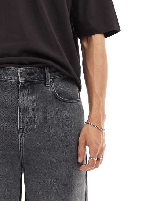 Pantalones vaqueros cortos negro lavado de corte muy alargado de ASOS DESIGN, 5 de 5