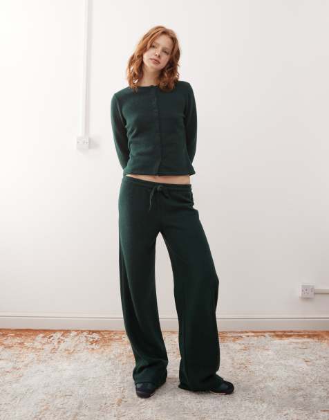 Pantalones verde bosque de pernera ancha y talle medio de tejido suave de COLLUSION (parte de un conjunto) - view 1