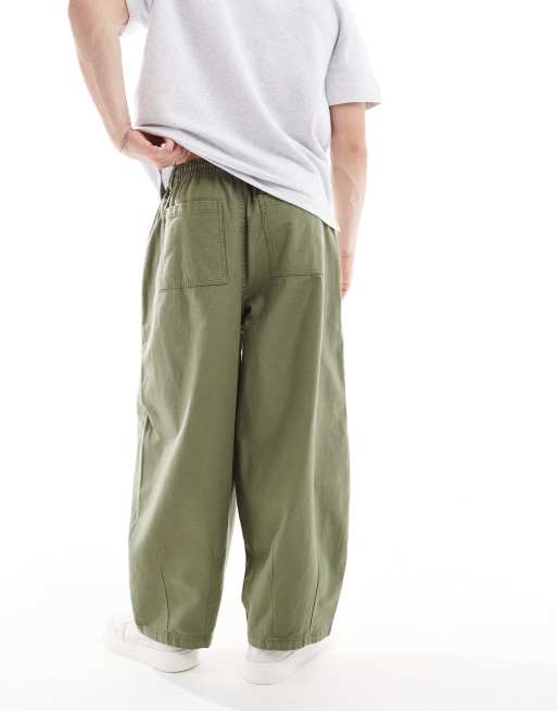 Pantalones verde militar de corte globo muy holgado de Cotton On, 5 de 5