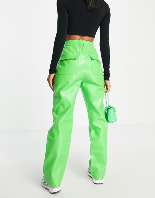 Pantalones verde neón de pernera recta de cuero sintético de