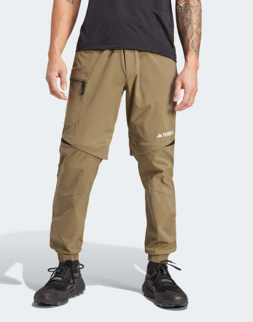 Pantalones verde oliva con diseño convertible mediante cremallera Terrex Utilitas Hiking de adidas
