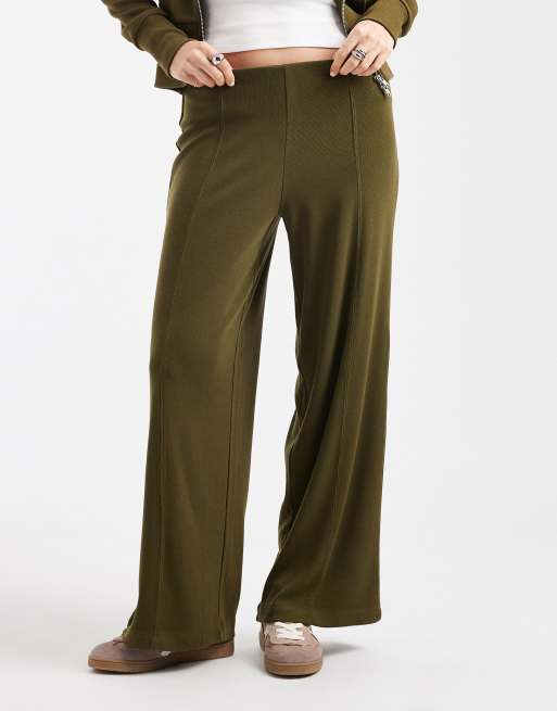 Pantalones verde oliva de pernera ancha de punto fino de ASOS DESIGN, 2 de 5