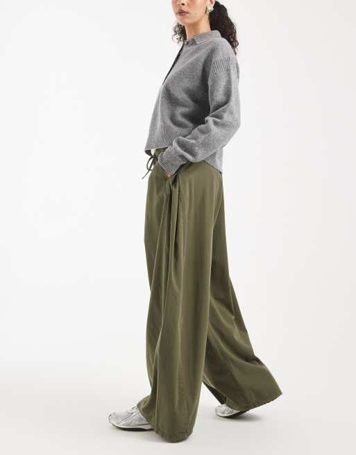 Pantalones verde oliva de pernera barrel con pinzas laterales de ASOS DESIGN, 3 de 5
