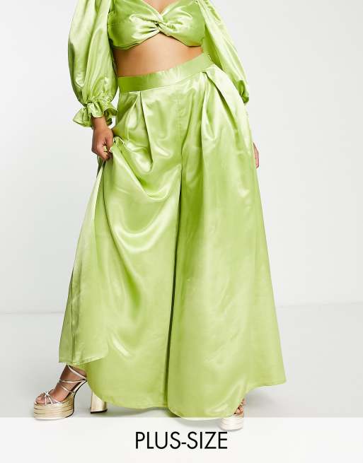 Pantalones verde oliva de pernera superancha de Yaura Plus (parte de un conjunto)