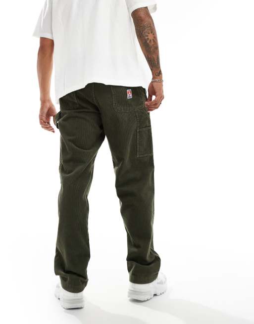 Pantalones verde oscuro sueltos de estilo worker carpintero de pana Casey Jones de Wrangler