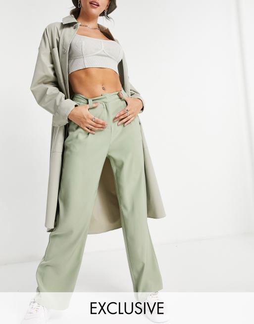 Pantalones verde salvia de corte sartorial y pernera ancha de COLLUSION