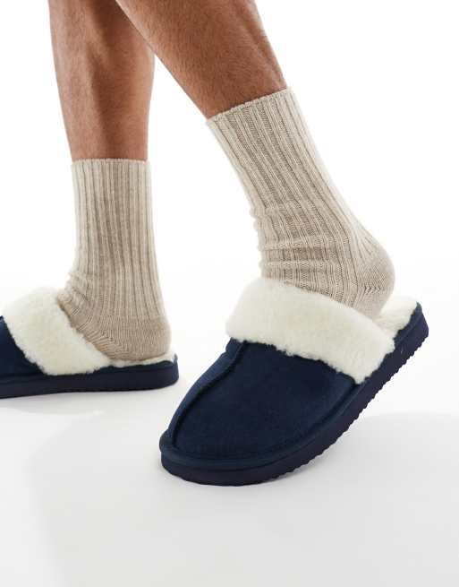 Pantuflas azul marino estilo mules de antelina con forro de borreguito de ASOS DESIGN, 3 de 4