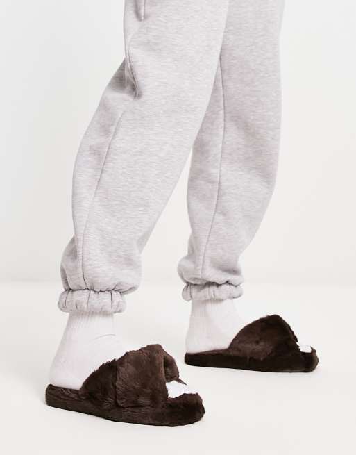Pantuflas color chocolate con diseño retorcido sin cierres Zeve de ASOS DESIGN 