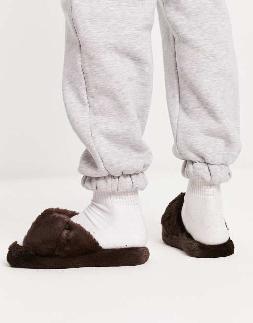 Pantuflas color chocolate con diseño retorcido sin cierres Zeve de ASOS DESIGN , 3 de 4