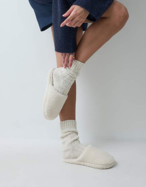 Pantuflas color crema con puntera cerrada de borreguito Zina de ASOS DESIGN, 4 de 4