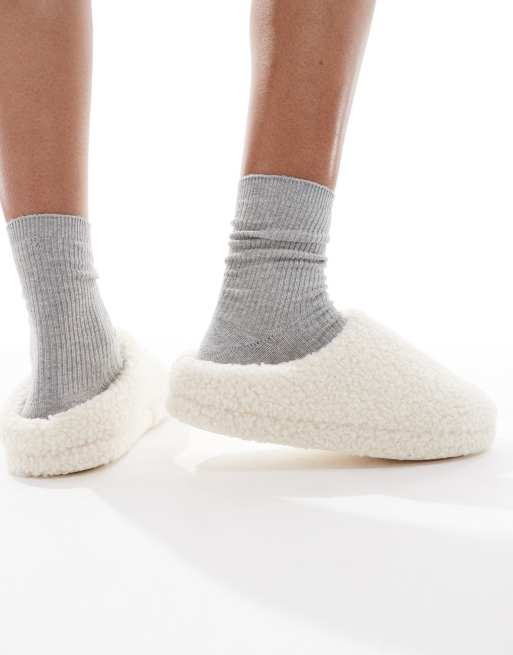 Pantuflas color crema de tejido rugoso de Lindex, 3 de 4