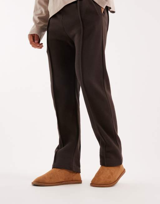 Pantuflas color tostado estilo botas con forro de piel sintética de ASOS DESIGN, 2 de 4