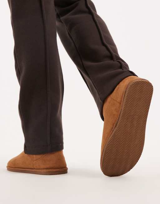 Pantuflas color tostado estilo botas con forro de piel sintética de ASOS DESIGN, 4 de 4