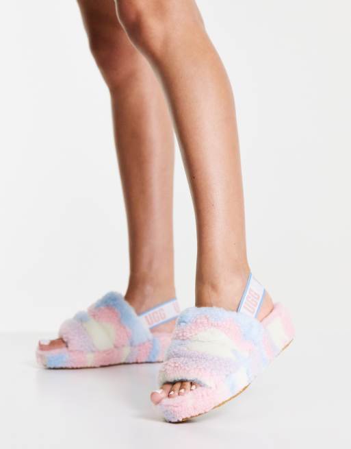Pantuflas estilo sandalias a rayas multicolores Fluff Yeah de UGG