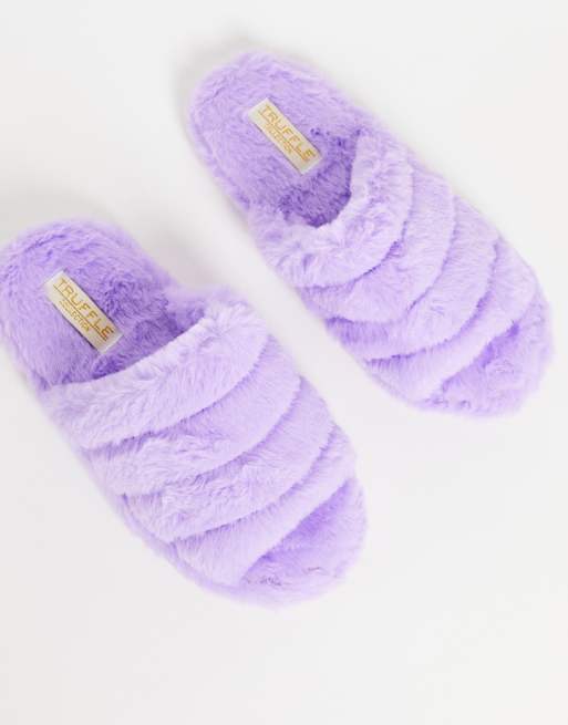 Pantuflas lilas con puntera abierta y diseño mullido de Truffle Collection