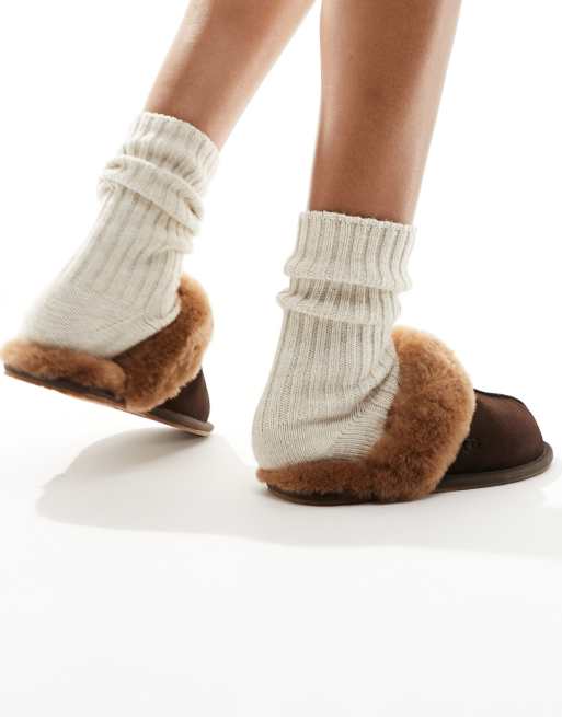 Pantuflas marrones Scuffette II de UGG, 4 de 4