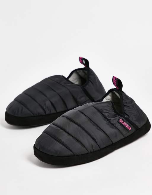 Pantuflas negras con diseño acolchado Plume de Napapijri 