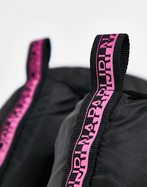 Pantuflas negras con diseño acolchado Plume de Napapijri , 2 de 4