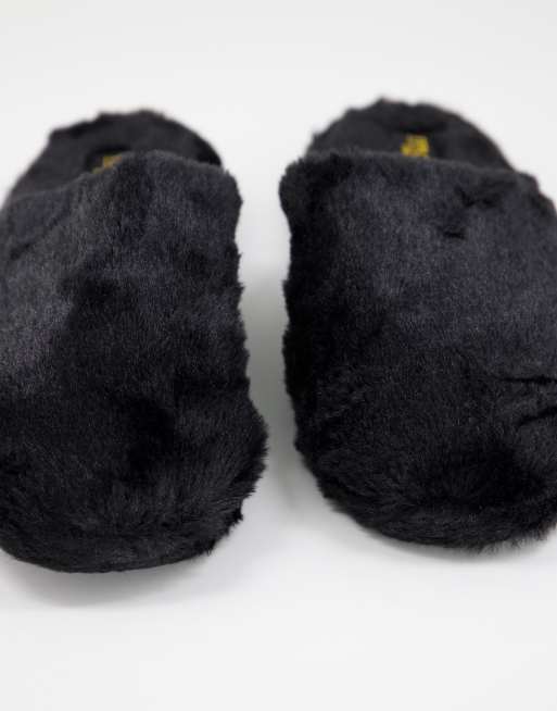 Pantuflas negras estilo mules con acabado mullido de Truffle Collection, 3 de 4