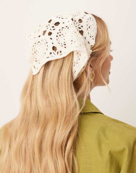 Pañuelo para la cabeza blanco con patrón floral de croché Bohemian de Sui Ava - view 1