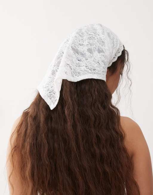 Pañuelo para la cabeza blanco marfil de encaje de Reclaimed Vintage, 3 de 4