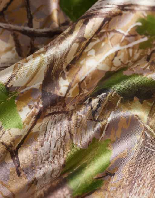 Pañuelo para la cabeza multicolor con estampado de camuflaje de COLLUSION, 2 de 3