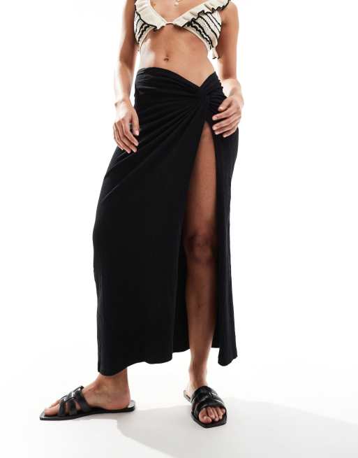 Pareo midi negro con cintura retorcida y acabado texturizado de ASOS DESIGN, 3 de 5