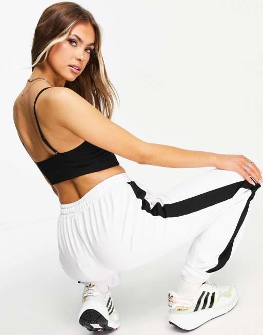 Parisian - Joggingbroek met zijstreep in wit, deel van co-ord set