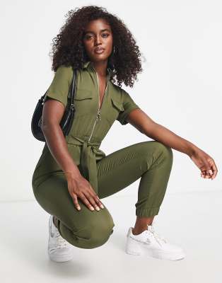 Parisian - Kakifarvet jumpsuit med gennemgående lynlås