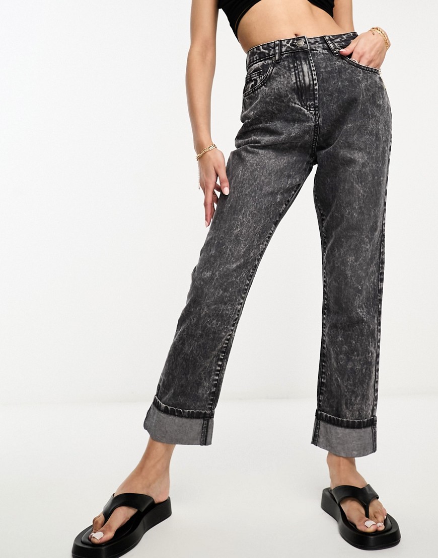 Parisian Mom Jeans With Turn Ups In Gray Acid Wash