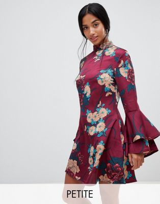 Parisian - Petite - Hoogsluitende jurk met bloemenprint en uitlopende mouwen-Rood