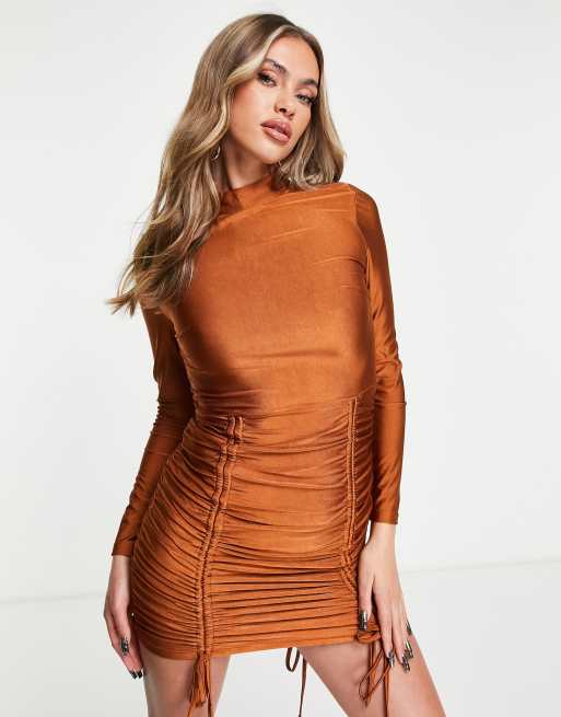 Parisian – Sukienka bodycon z marszczeniami i wiązaniem z boku w kolorze rdzy