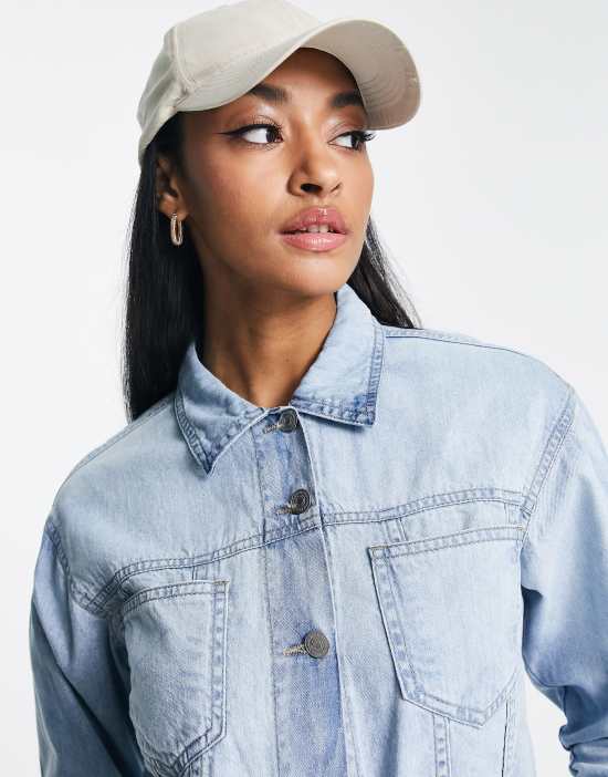 https://images.asos-media.com/products/parisian-tall-cropped-denim-jacket-in-light-blue/201949799-2?$n_550w$&wid=550&fit=constrain