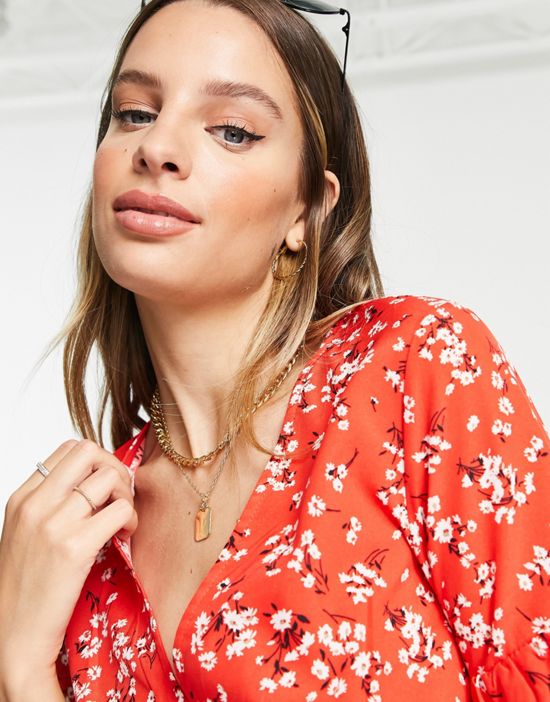 https://images.asos-media.com/products/parisian-tall-tea-dress-in-red-floral-print/202330094-3?$n_550w$&wid=550&fit=constrain