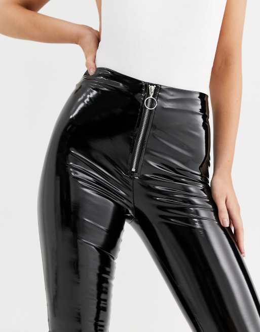 Vinyl-Leggings mit Schlitz vorne