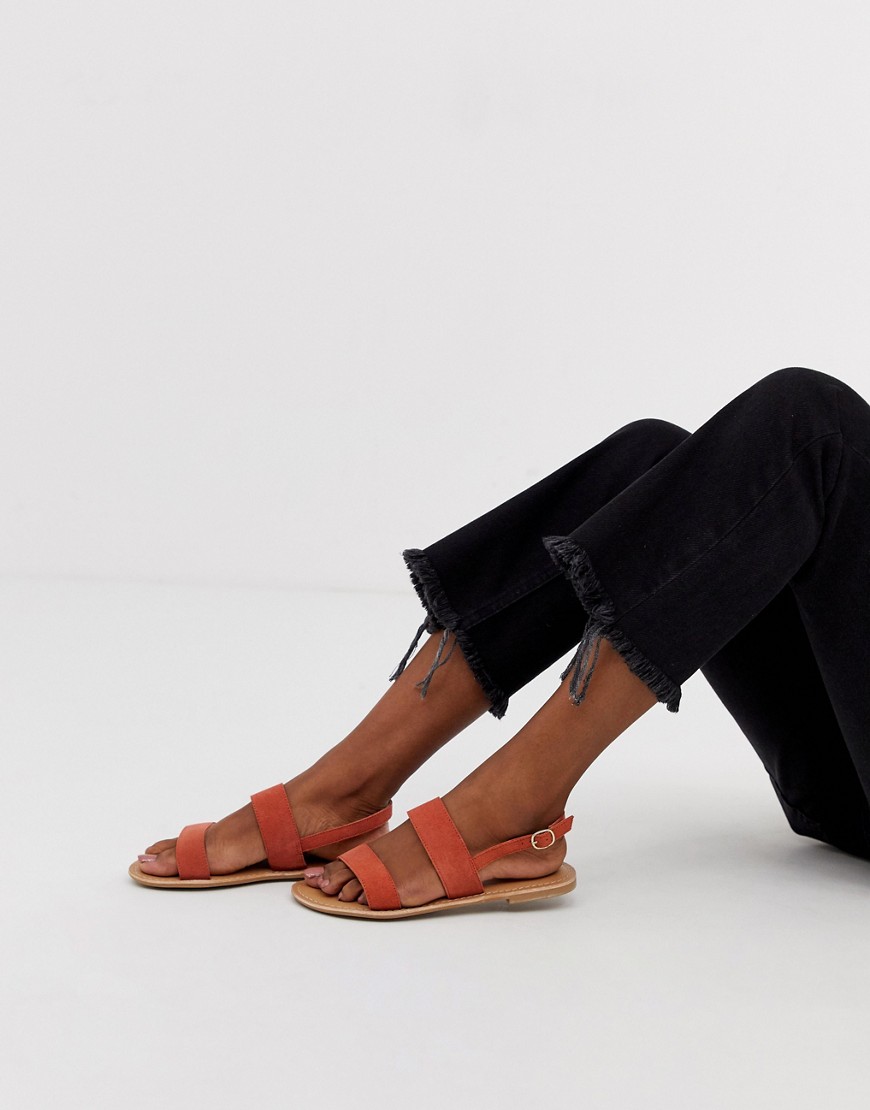 Park Lane – platt sandal i läder-Orange