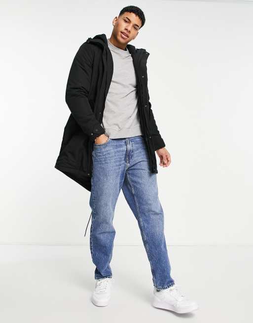Parka negra con detalle de cola de pez de Selected Homme