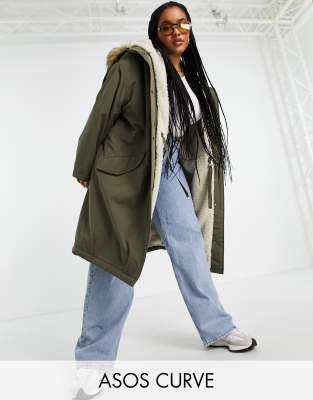 Парка в стиле oversized с подкладкой из искусственного меха цвета темного хаки ASOS DESIGN Curve-Зеленый цвет