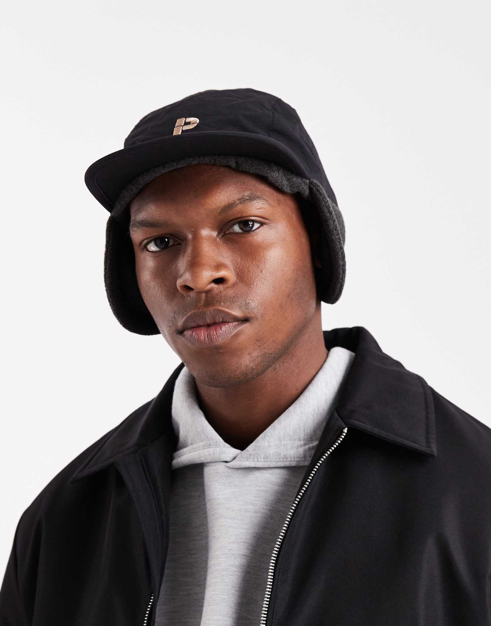 Шапочка с логотипом Parlez на флисовой подкладке с реверсивными собачьими ушками черного цвета