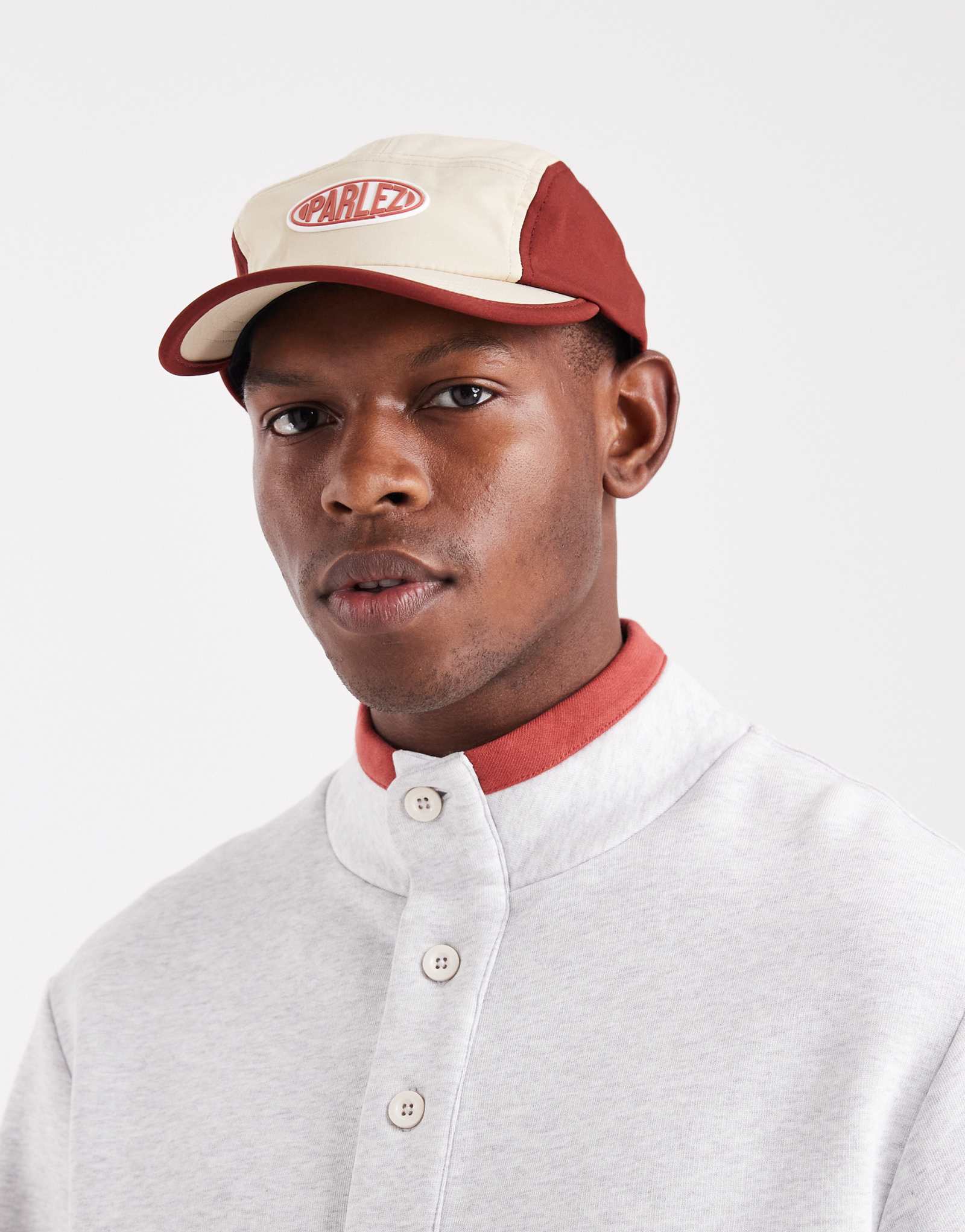 Прорезиненная накладка с логотипом Parlez color block 5-панельный колпачок бежевого/оранжевого цвета