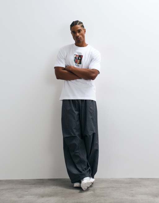 Parlez t-shirt with graphic chest print in white , 5 of 5