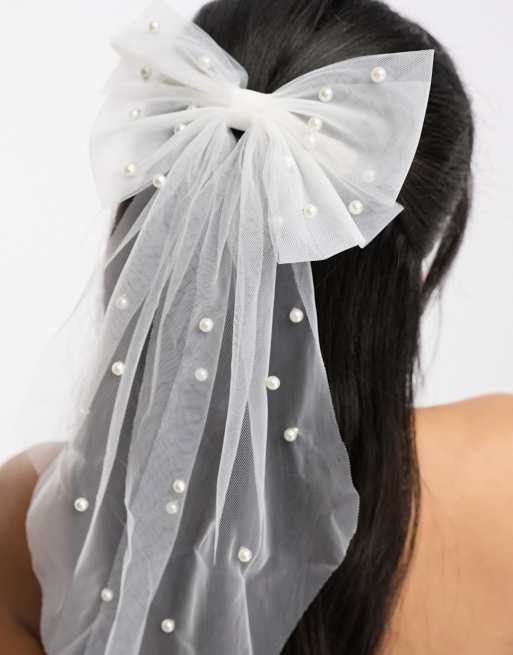 Lazo para el cabello blanco con perlas de ASOS DESIGN