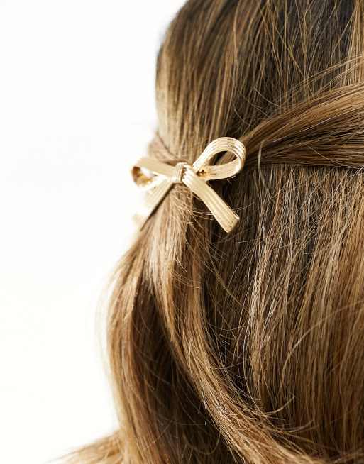 Pasador para el cabello dorado con diseño de lazo de ASOS DESIGN, 3 de 4