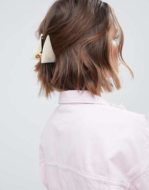 Pasador para el pelo con diseño triángular grande de resina de ASOS DESIGN
