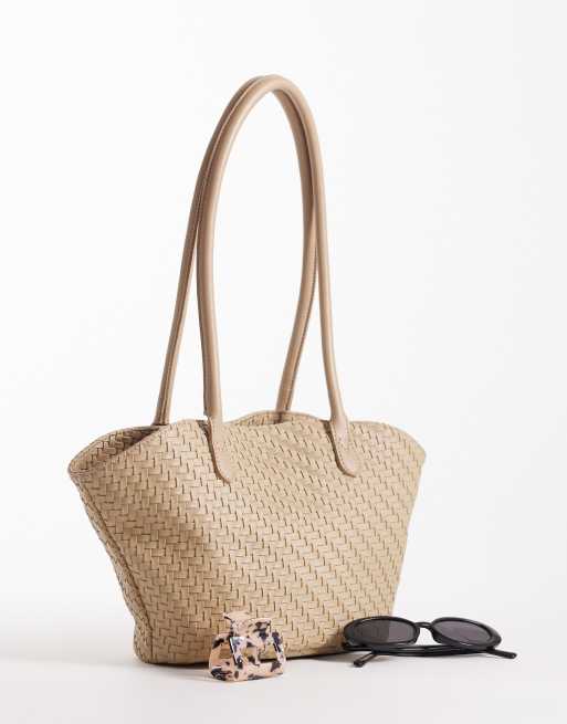 PASQ - Beige lille totebag i flet med kurvet form, 2 af 4