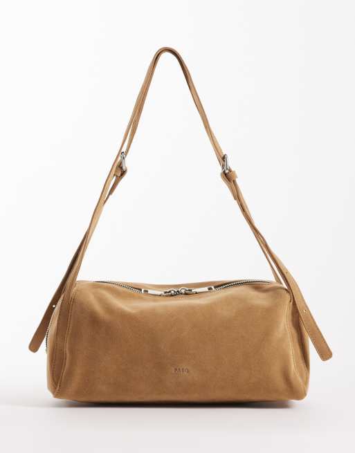 PASQ - Borsa da spalla in camoscio sintetico color cuoio con doppia tracolla 